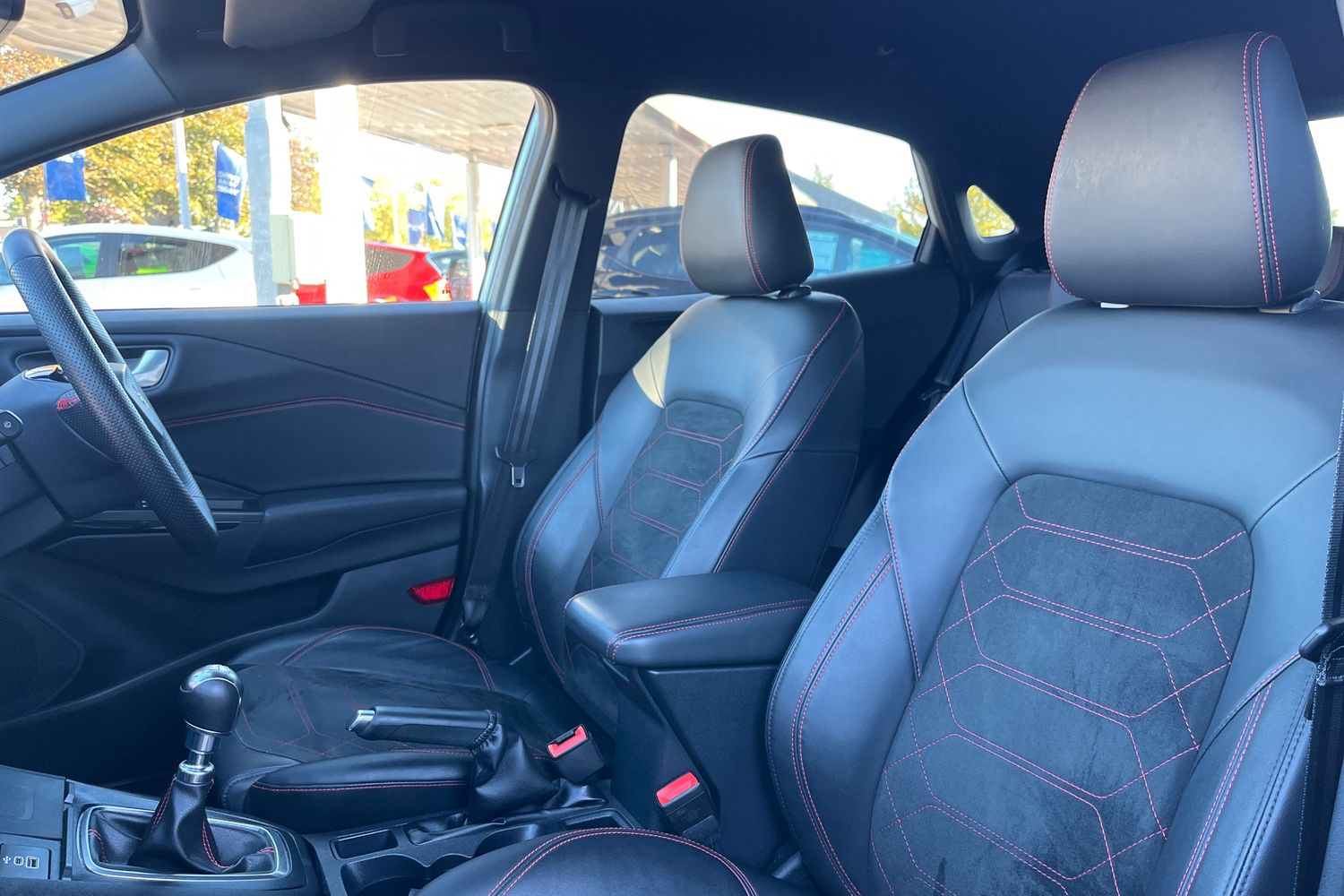 Ford PUMA Photo 18