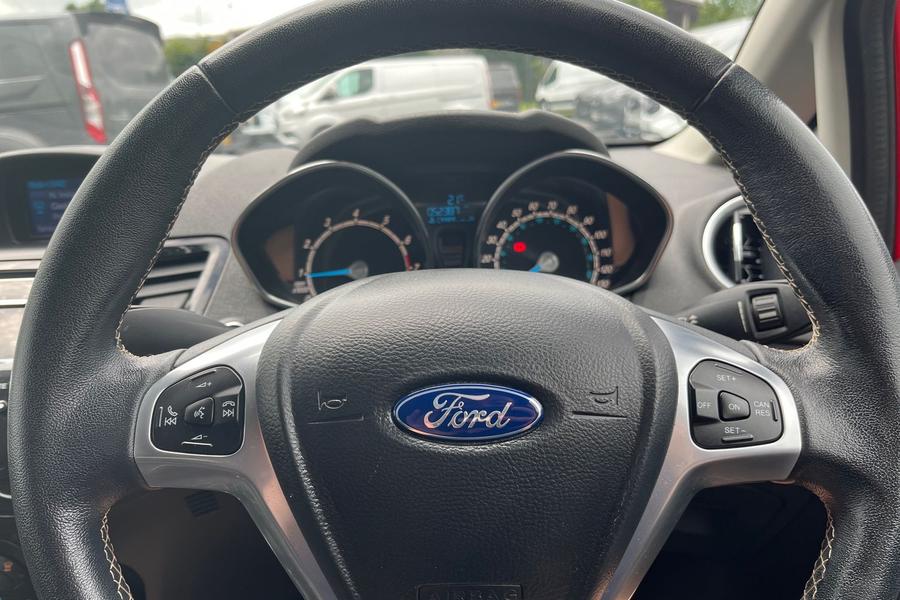 Ford FIESTA Photo autoimg-512d7249fdd3d7fa1ab4fac73a675c08834a849e.jpg