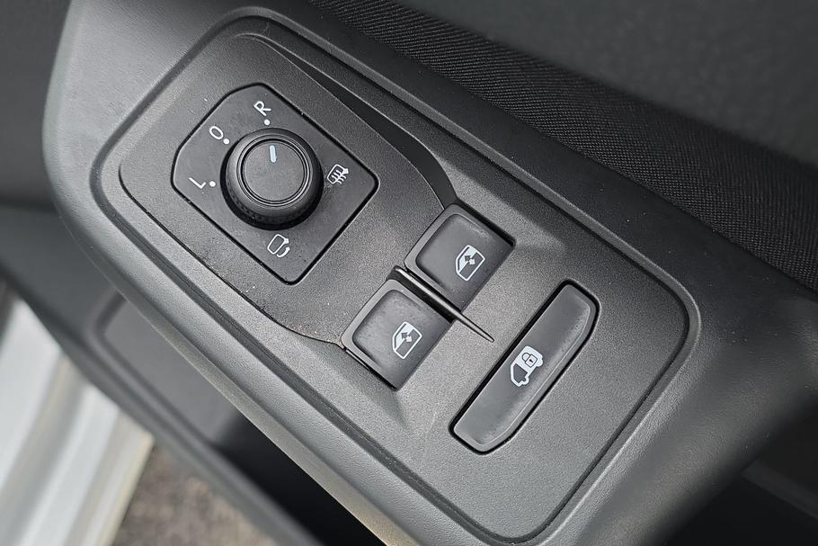 Used FORD TRANSIT CONNECT BG75DRV 15