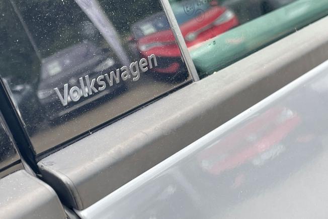VOLKSWAGEN ID.3 Photo 23