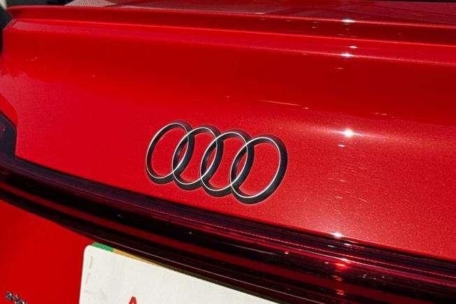 Audi e-tron Photo 23