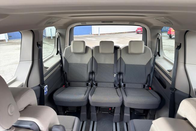 VOLKSWAGEN Multivan Photo 45