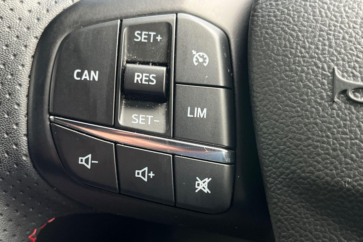Ford FOCUS Photo 24