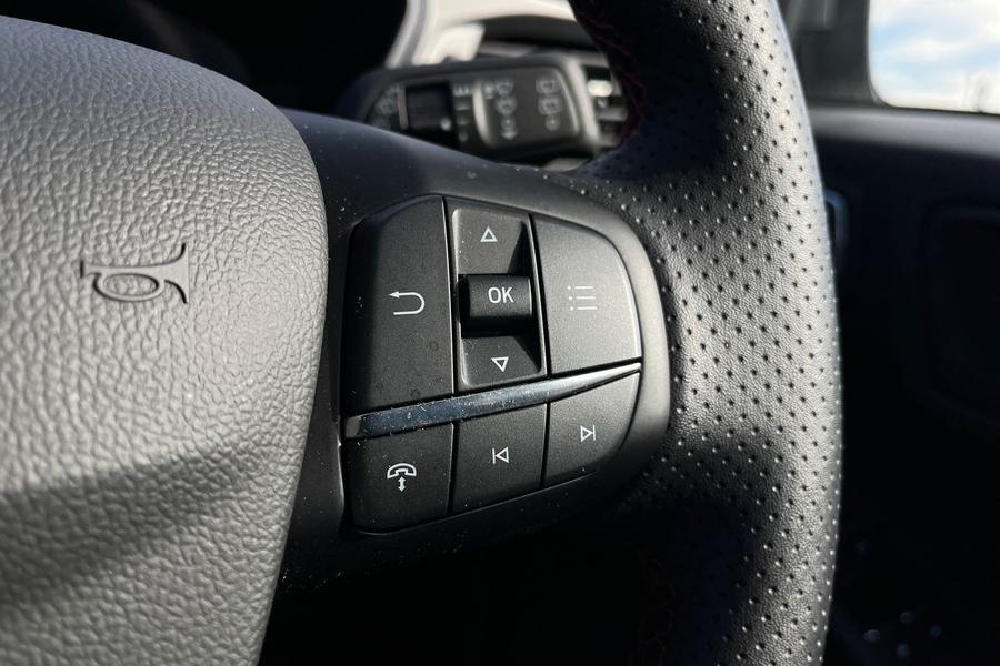 Ford Kuga Photo autoimg-51418721f6e76fa4fa3bfbfe6e07a886d370650f.jpg