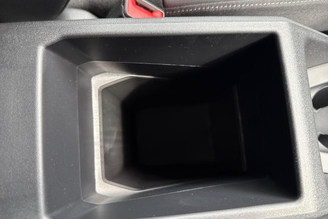 Audi Q4 Photo 31