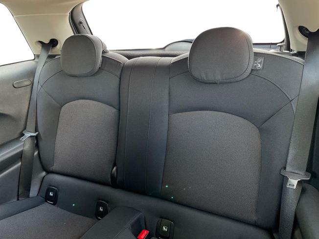 MINI Hatch Photo 9