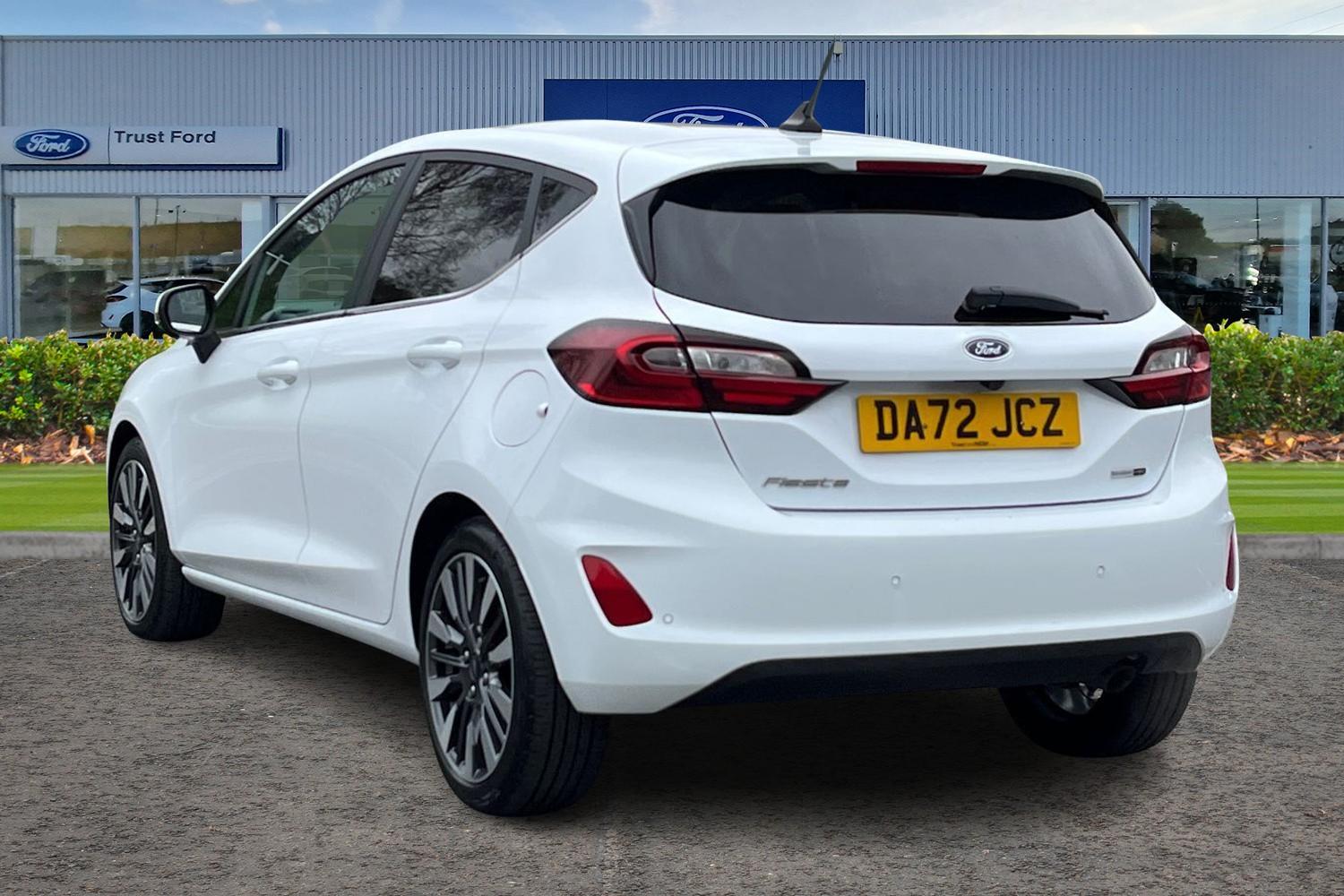 Ford FIESTA Photo 1