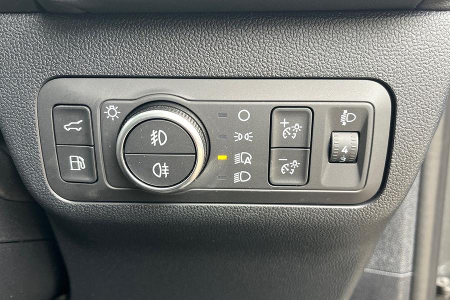 Ford Kuga Photo autoimg-515a11854efa9b62c8e4f034620622102d393076.jpg