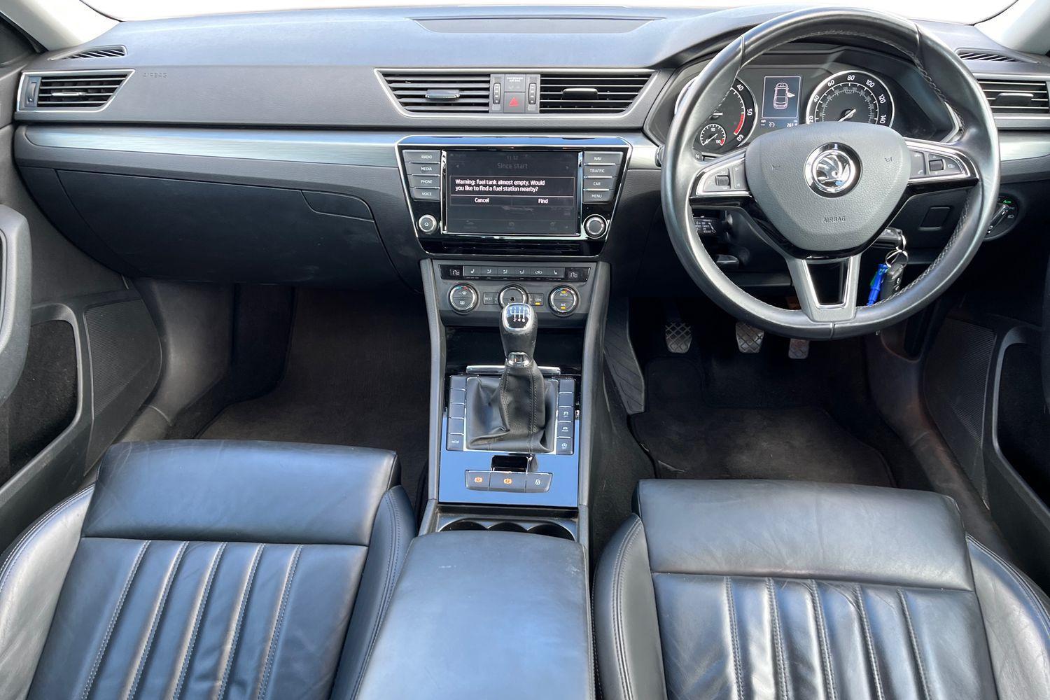Skoda SUPERB Photo 9