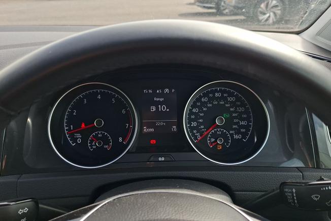 VOLKSWAGEN Golf Photo 15