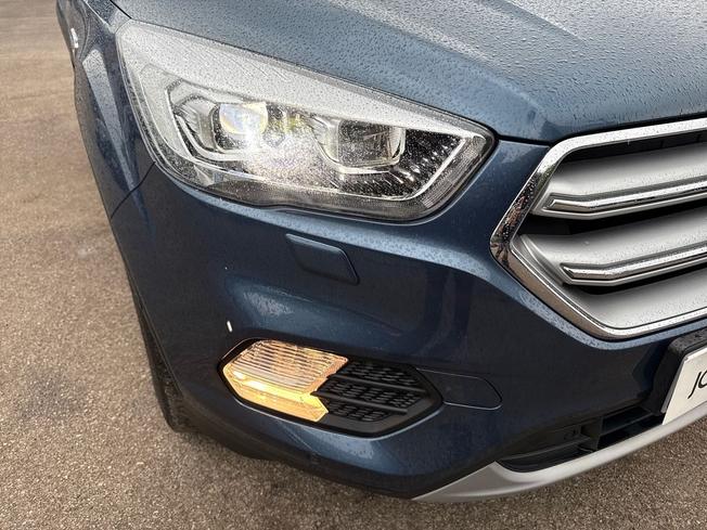 FORD Kuga Photo 32