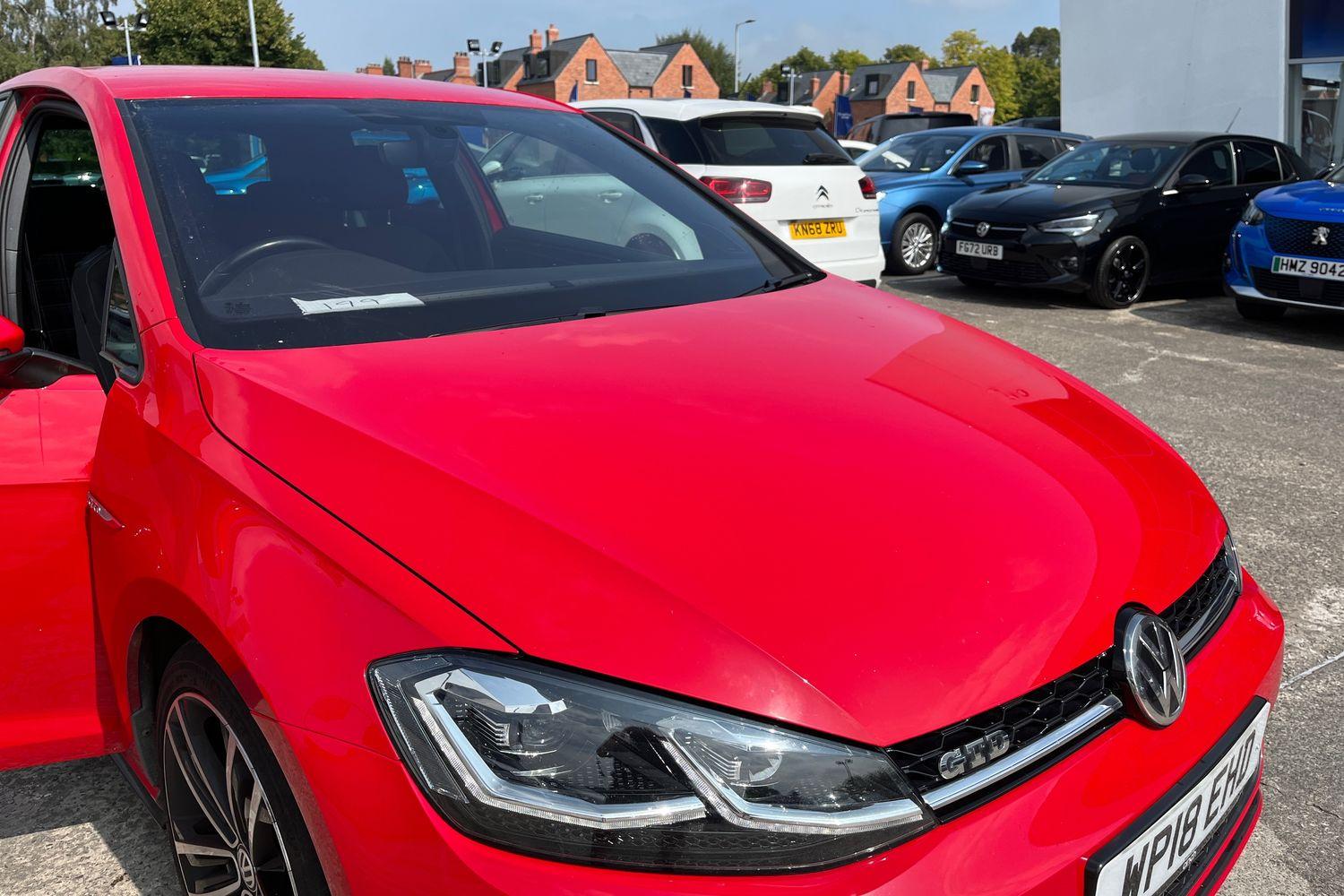 Volkswagen Golf Photo 22