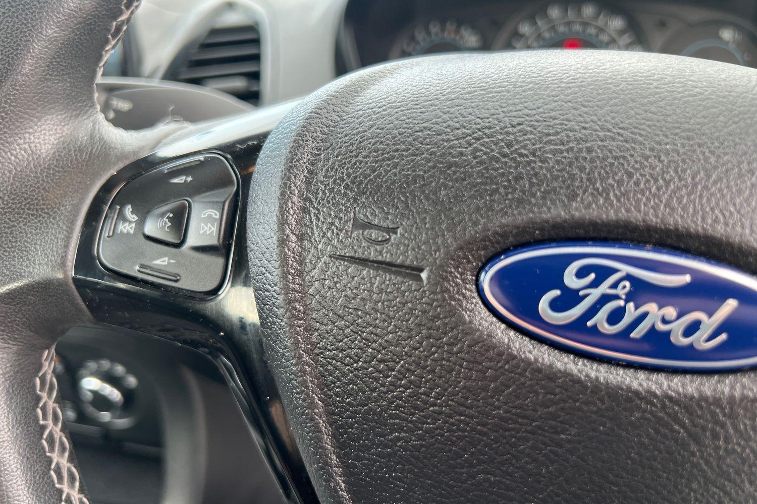 Ford KA+ Photo 24
