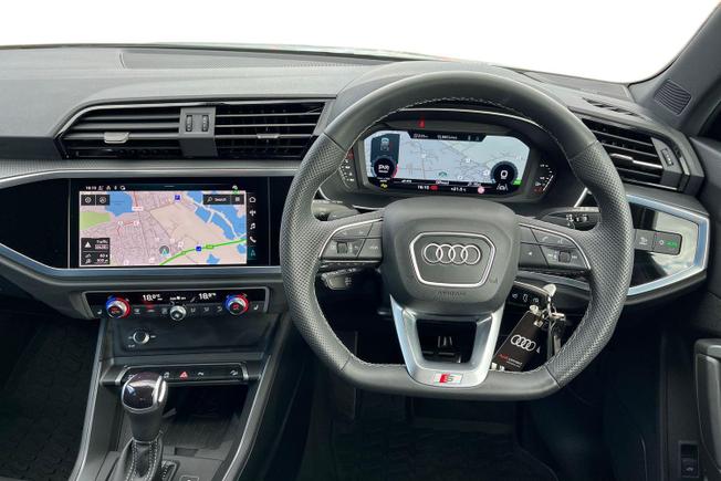 Audi Q3 Photo 11