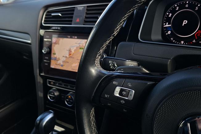 Volkswagen Golf Photo 16