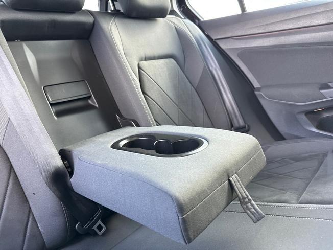 Volkswagen Golf Photo 24