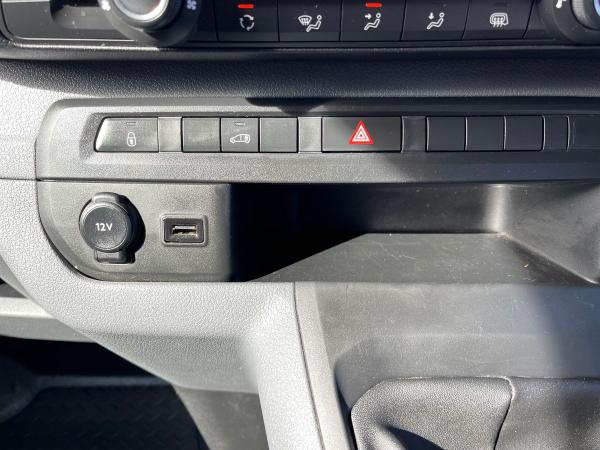 Vauxhall Vivaro Photo autoimg-516f61defbd4f93cccc5fe20c2c7aafb3843491f.jpg