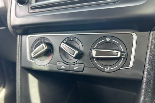 Volkswagen Polo Photo autoimg-5170608b899537219cf484cd4ec7f8516afcf666.jpg