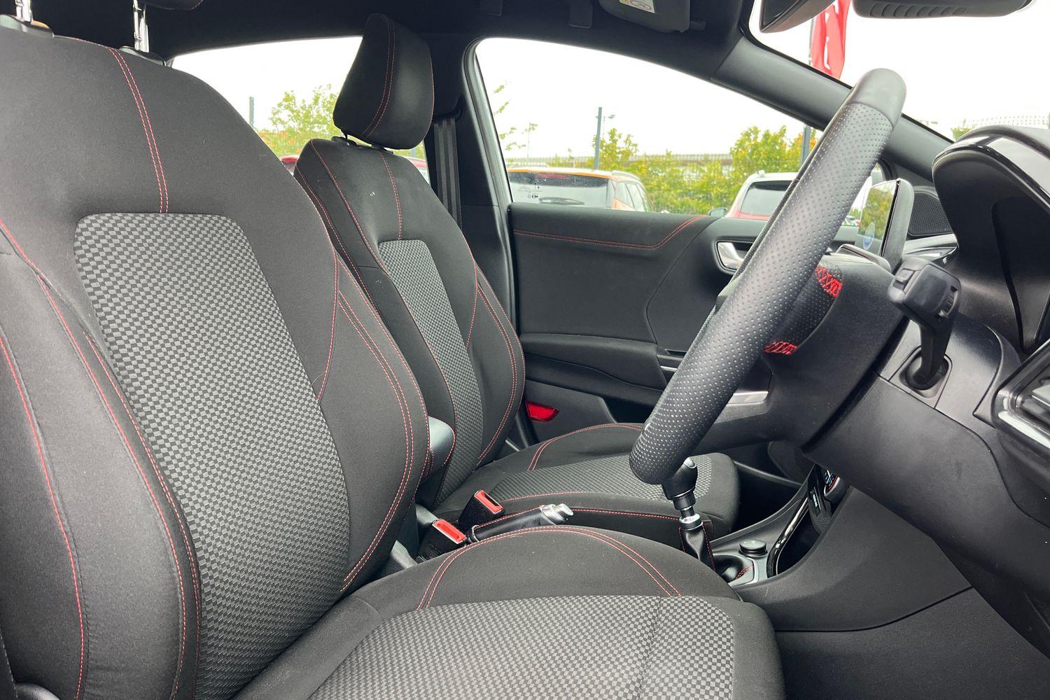 Ford PUMA Photo 16