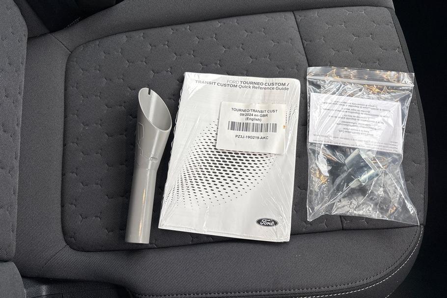 Used Ford TRANSIT CUSTOM WO25UJA 8