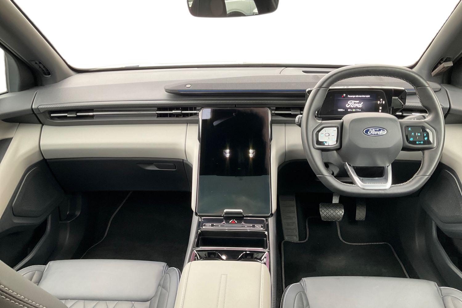 Ford Explorer Photo 9