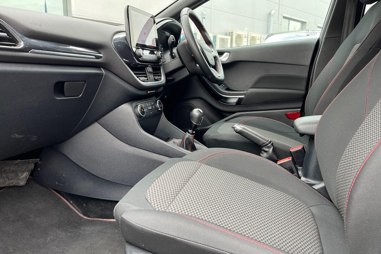 Ford FIESTA Photo 17