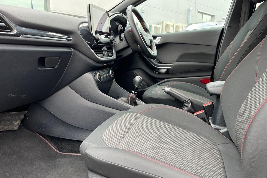 Ford FIESTA Photo autoimg-51803960e5826e59d07990bd6b195caad7397aeb.jpg