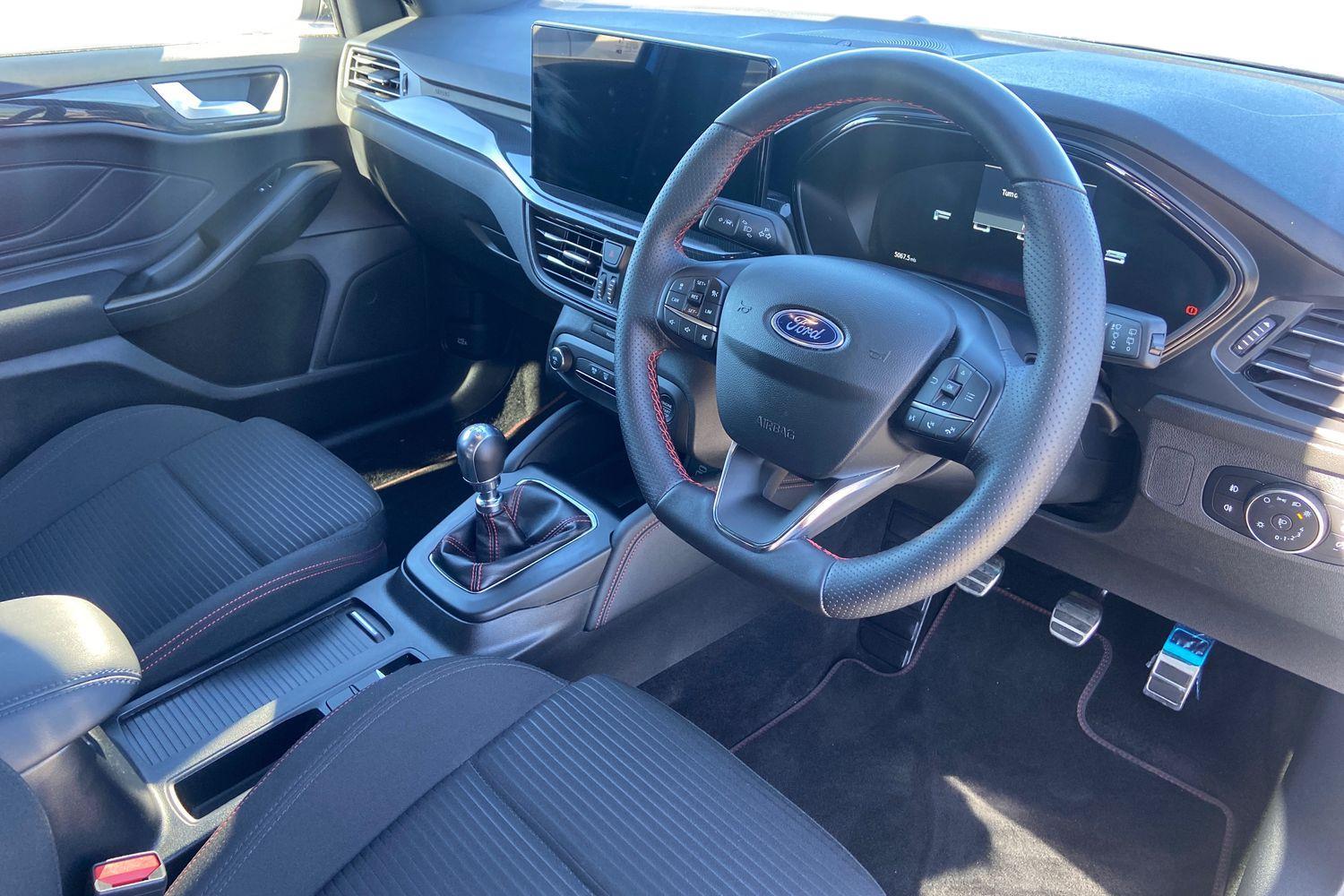 Ford FOCUS Photo 8