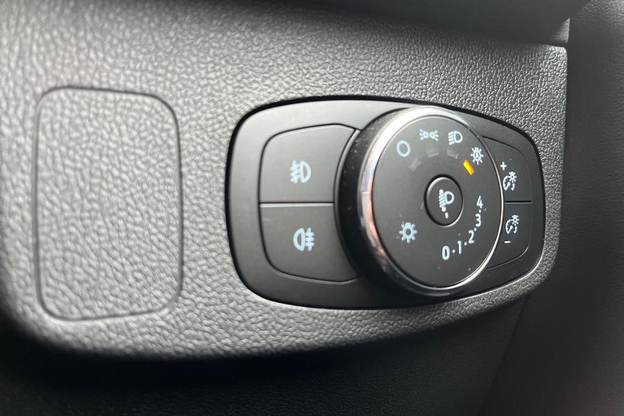 Ford Focus Photo autoimg-518284aa07feeda21c01a59b0f9c24eac0ab12ca.jpg