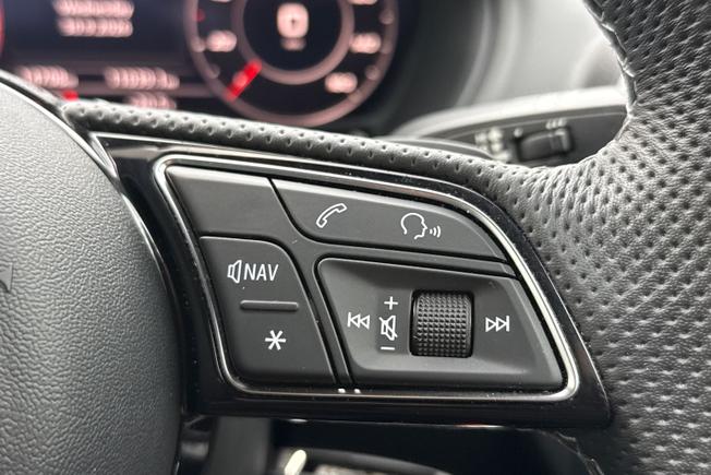 AUDI SQ2 Photo 17