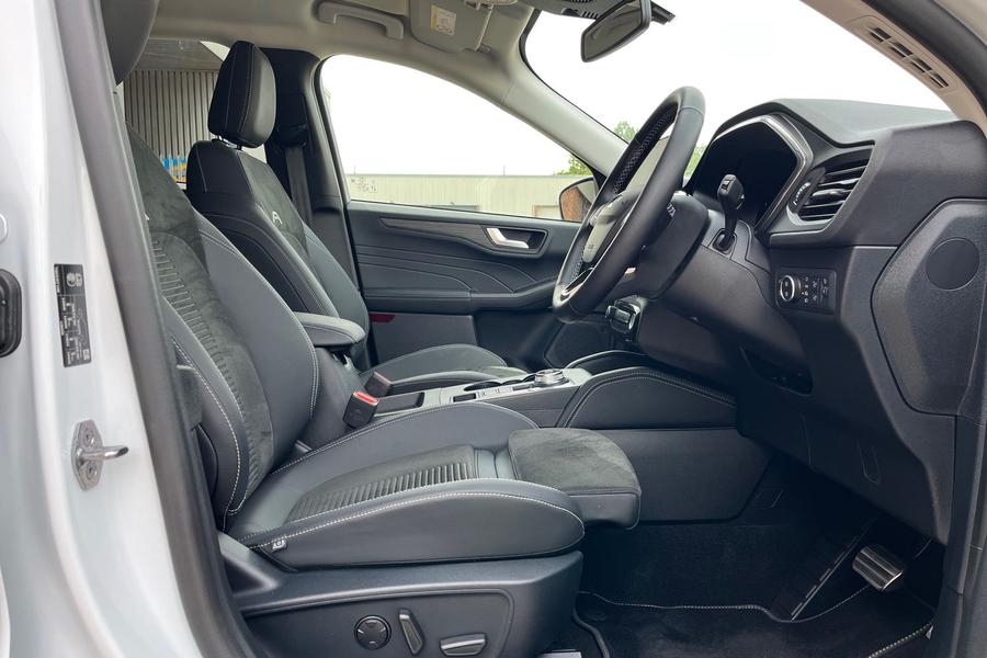 Ford Kuga Photo autoimg-518bbb01df79ab477724a35bbed883fd2ac56c8a.jpg