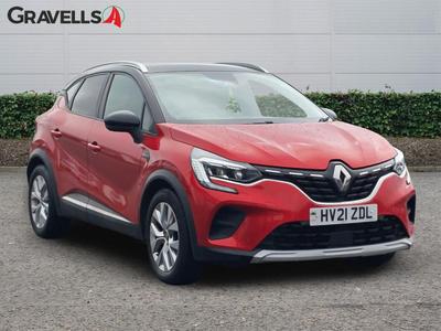 Used 2021 Renault CAPTUR 1.3 TCe Iconic SUV 5dr Petrol Manual Euro 6 (s/s) (130 ps) Red at Gravells