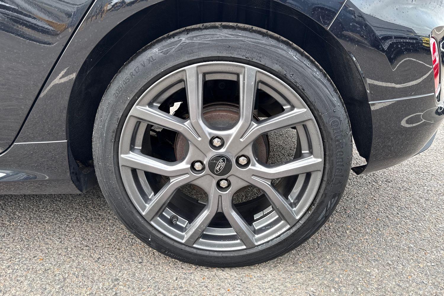 Ford Fiesta Photo 7