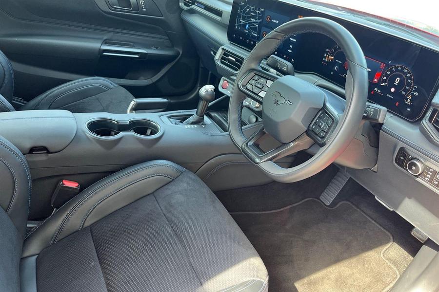 Ford MUSTANG Photo autoimg-519ac8ffc4dce0b27b2dd0b49d2c373b63ca8f39.jpg