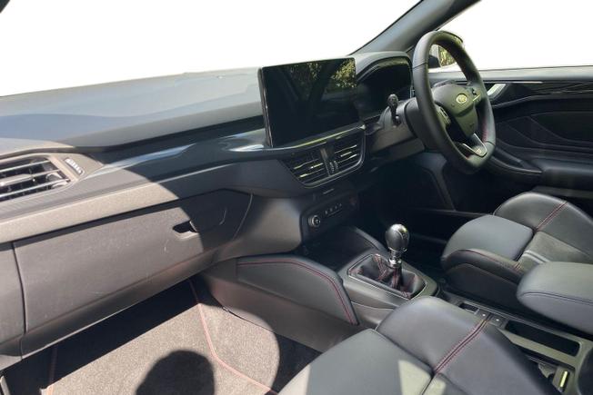 FORD Focus Photo 2