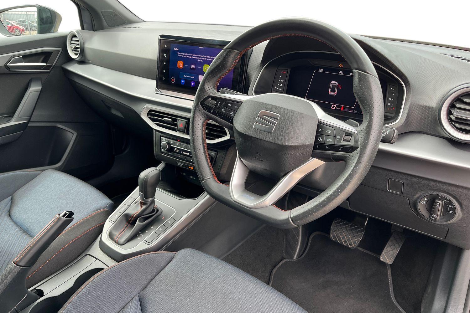SEAT ARONA Photo 8