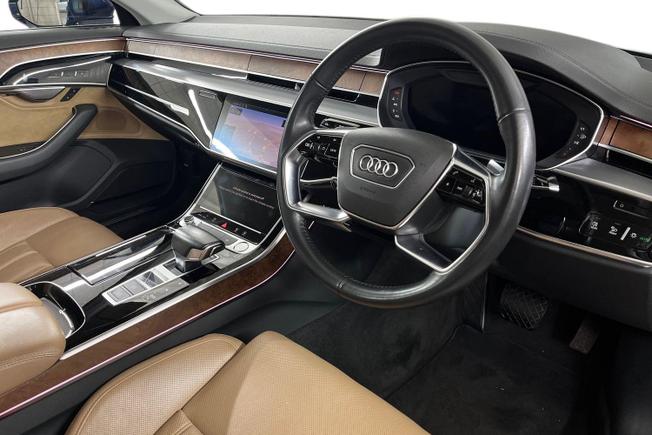 AUDI A8 Photo 6