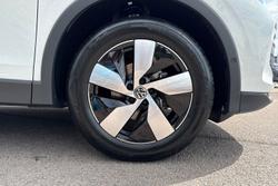 VOLKSWAGEN Tiguan Photo 5