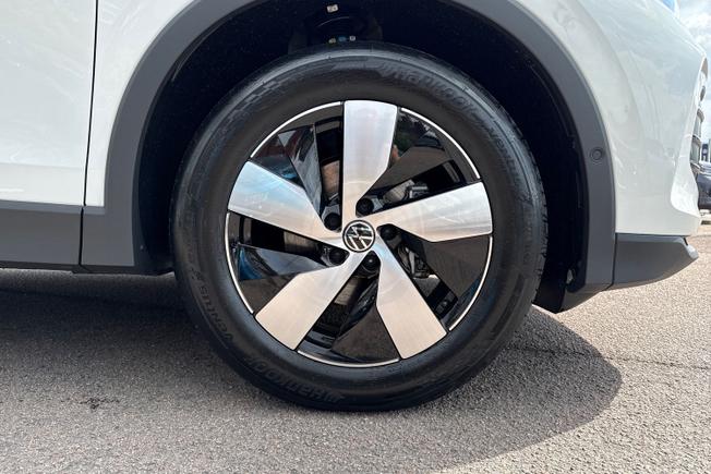VOLKSWAGEN Tiguan Photo 5