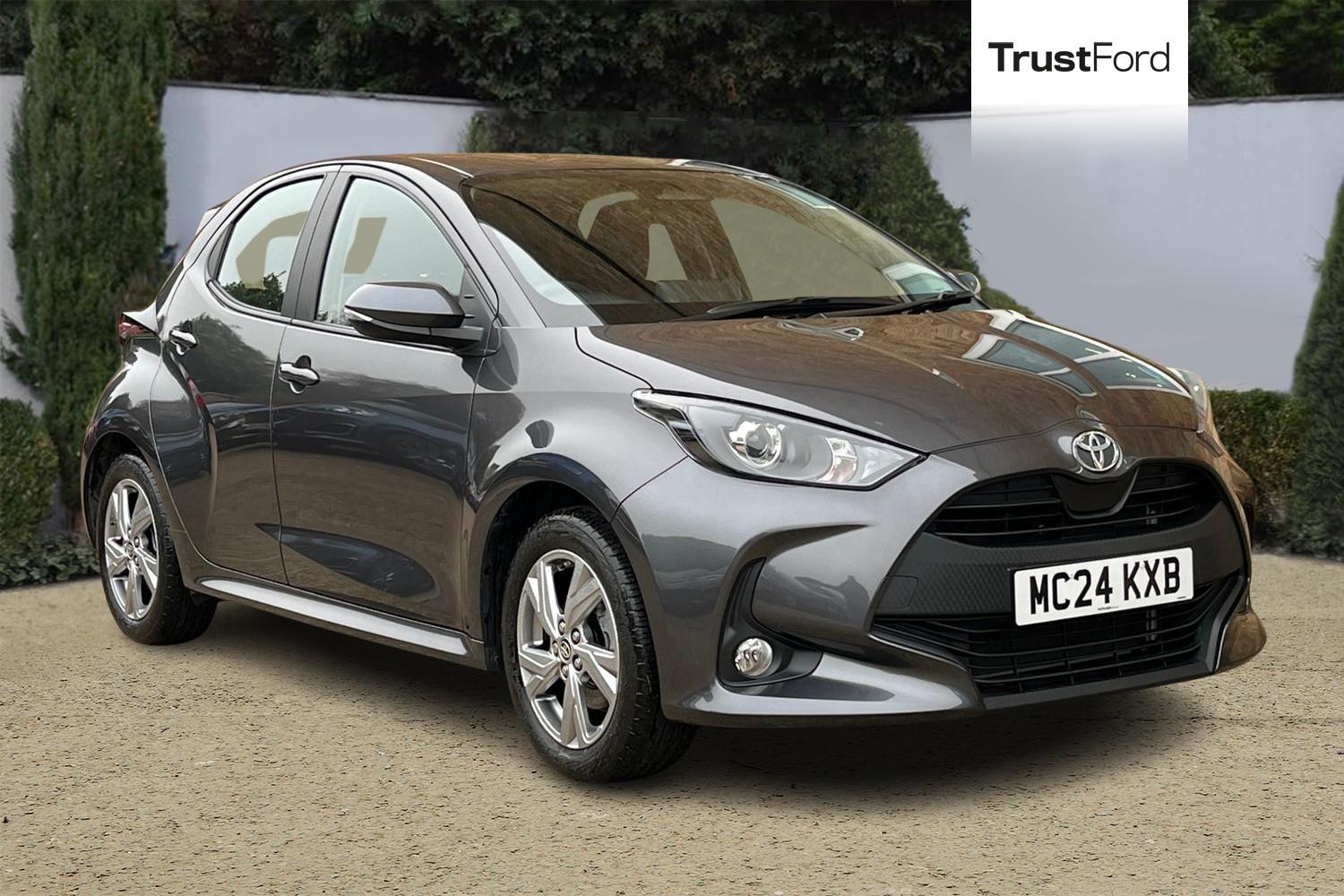 Toyota Yaris Photo 0