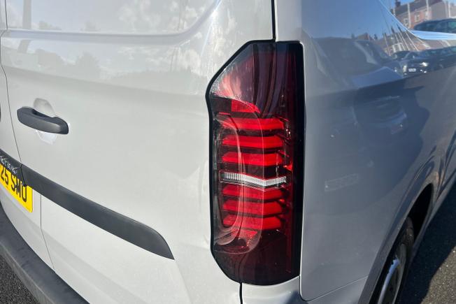 VOLKSWAGEN Transporter Photo 18