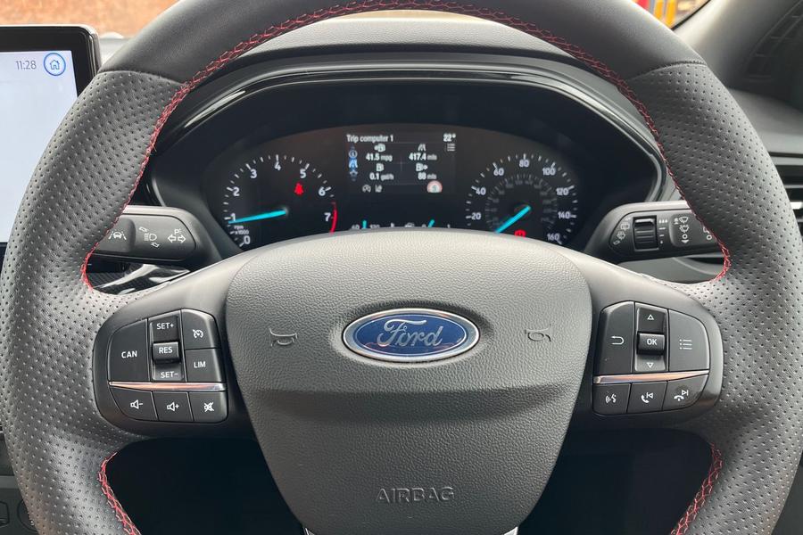 Ford Focus Photo autoimg-51b36109af11c6169b882d8649b8c25ad2d7ae12.jpg