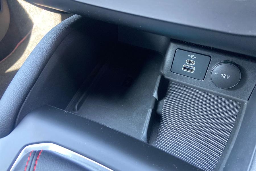 Ford FOCUS Photo autoimg-51b3b9685dcb26d562d39616ccf94a98f0965376.jpg