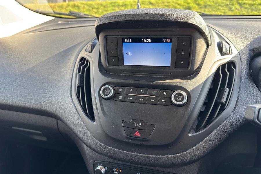 Ford TRANSIT COURIER Photo autoimg-51b3f6ff4281820fc22b828c75b1c8b5a63d784f.jpg