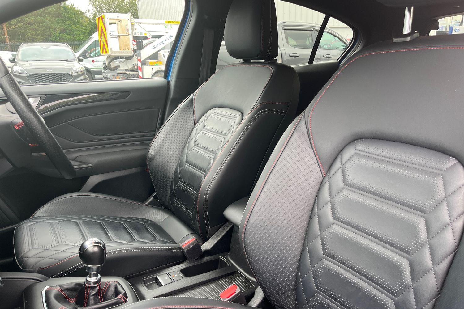 Ford FOCUS Photo 18