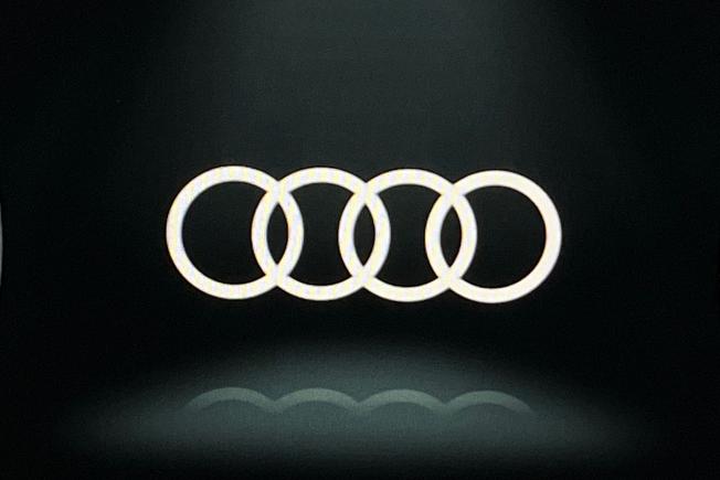 AUDI Q8 Photo 15