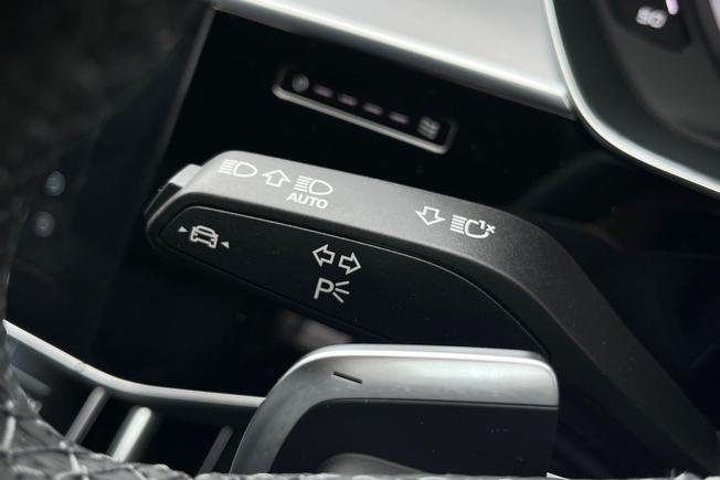 AUDI A8 Photo 37