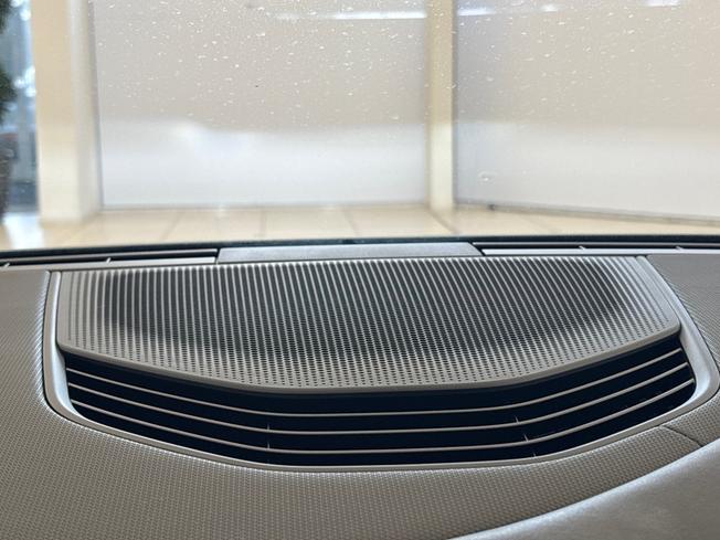 PORSCHE Taycan Photo 18