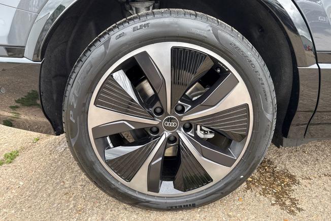 AUDI Q6 E-Tron Photo 42