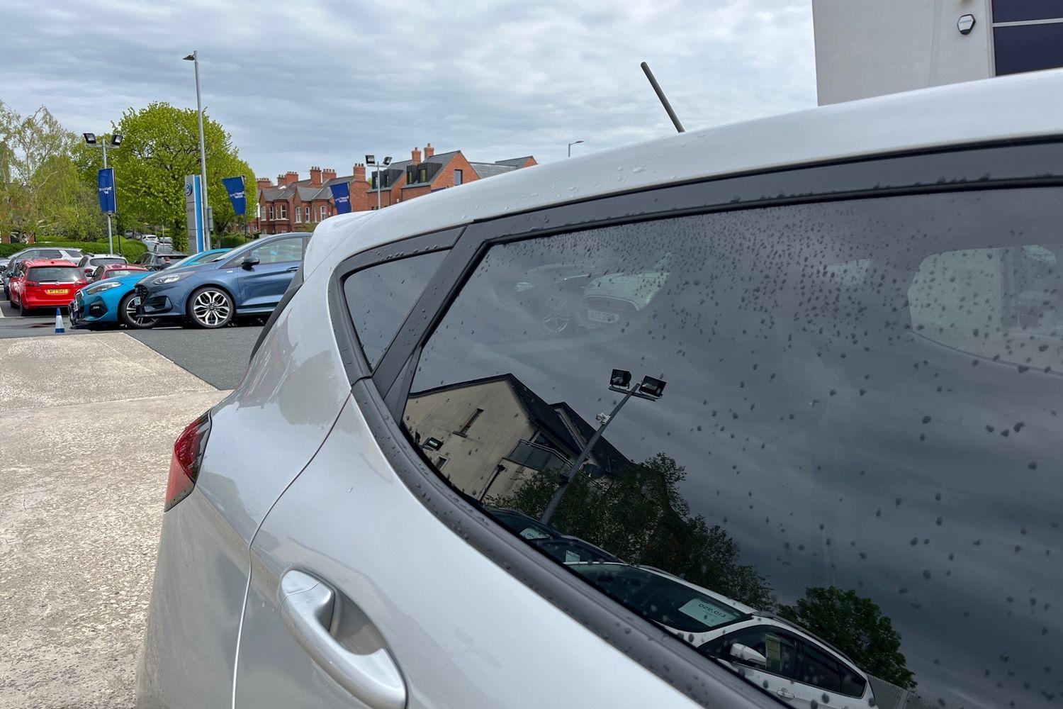 Ford FIESTA Photo 38